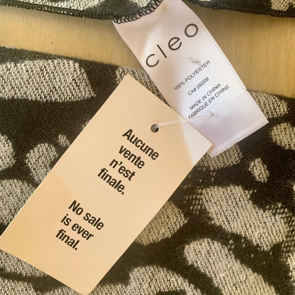 🍄3/29🍄Soft Cleo Patterned Scarf - Picture 7 of 7